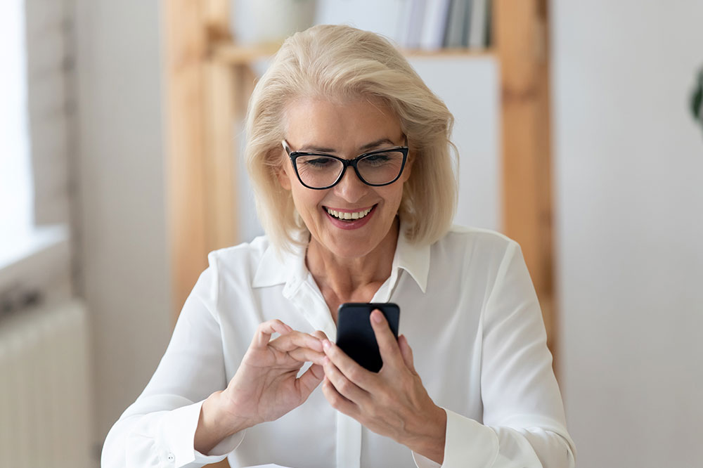 5 senior-friendly phone plans to consider