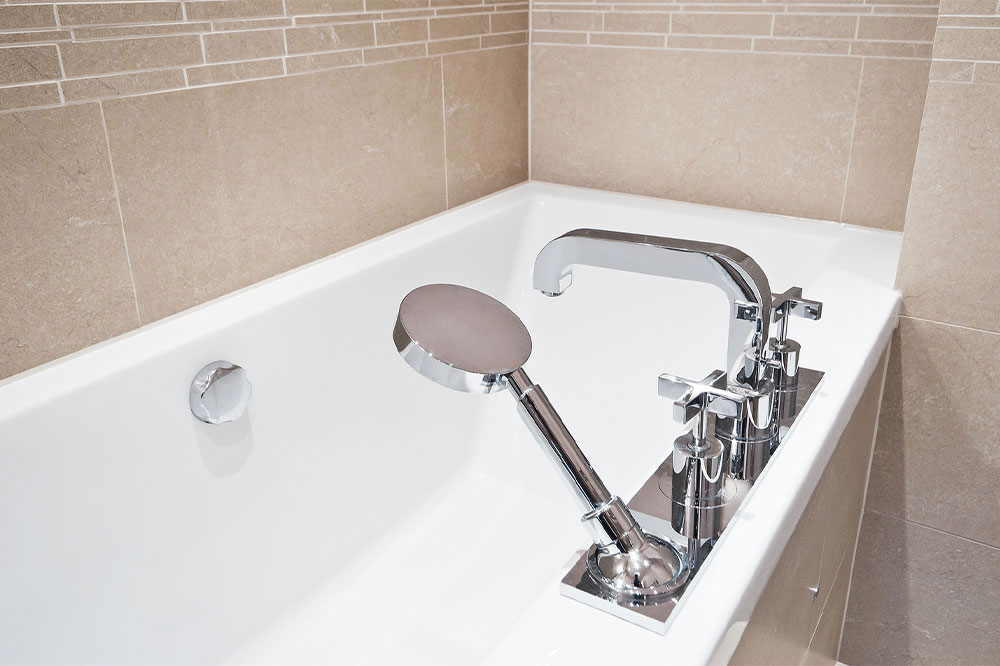 Top-notch features and benefits of a walk-in tub