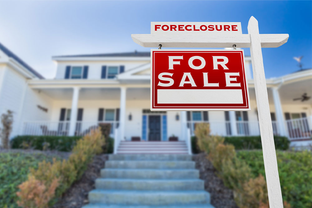 Important things to know before buying foreclosed homes