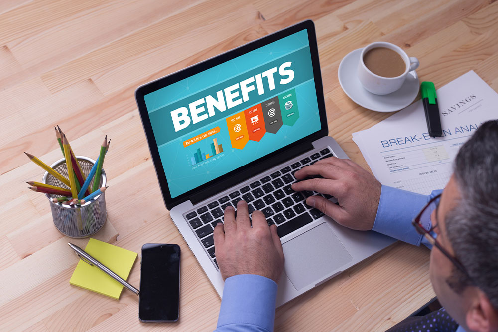 Benefits of employee reward programs and how to design one