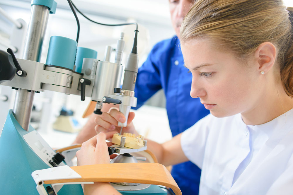 Key responsibilities and skills of a dental assistant