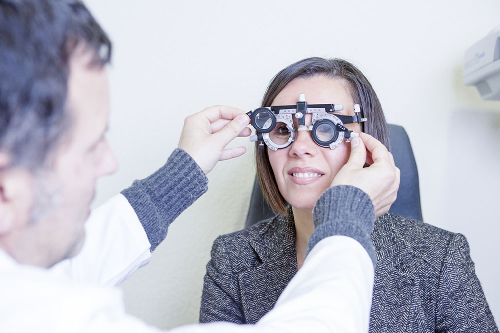 Sudden double vision &#8211; Symptoms, causes, and management