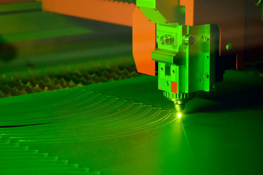 Features and types of laser cutting machines