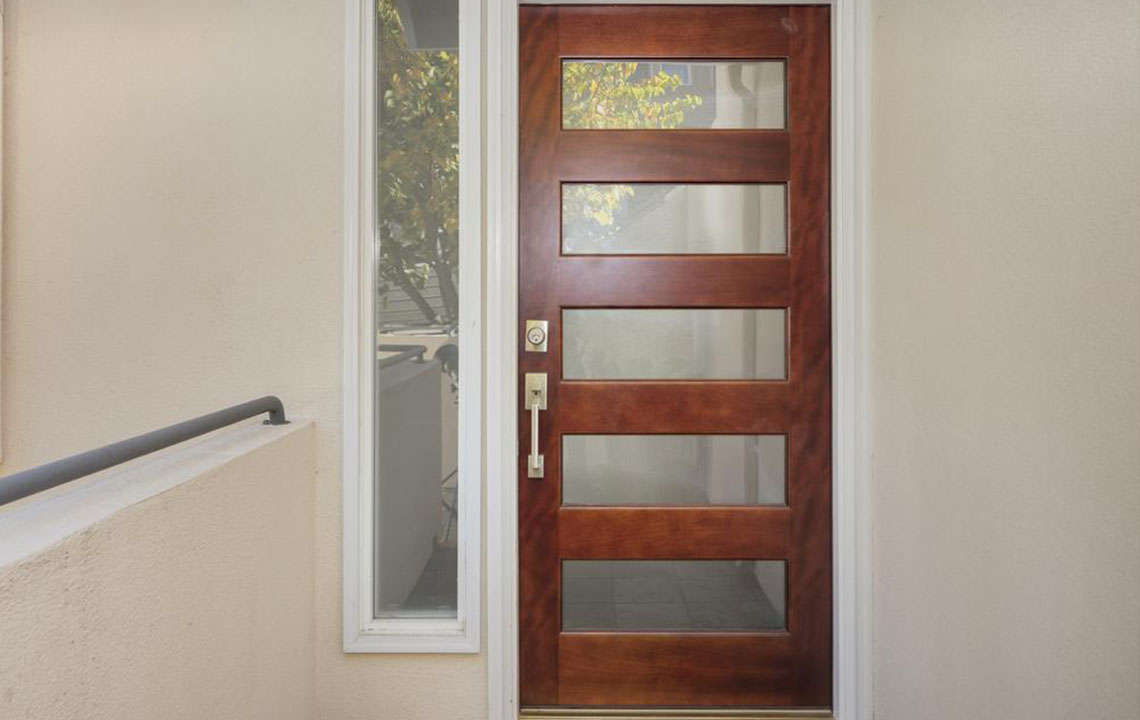 Here&#8217;s what you should know about storm doors